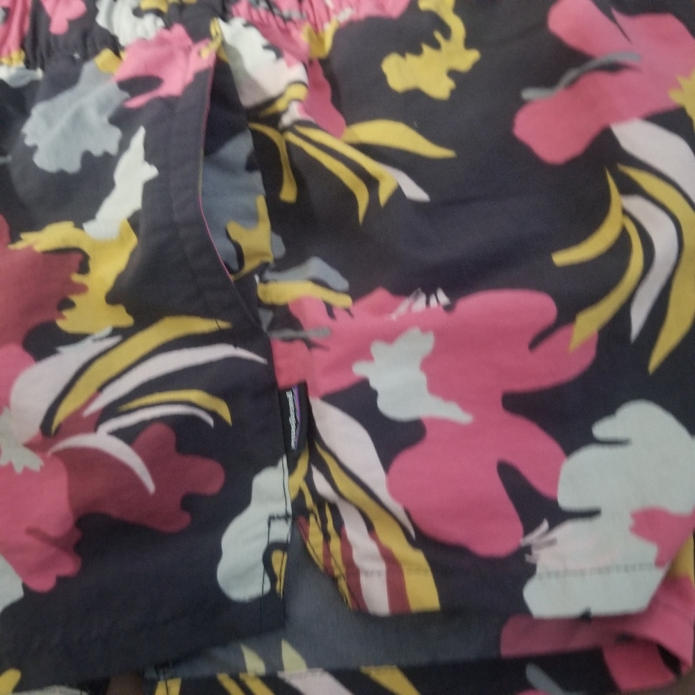 Patagonia Barely Baggies Shorts - Picture 2 of 7